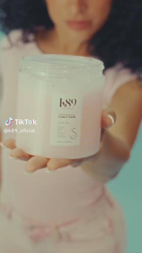 Demostración de aplicación de Curl Gel K89 Curly Hair para definición de rizos sin frizz